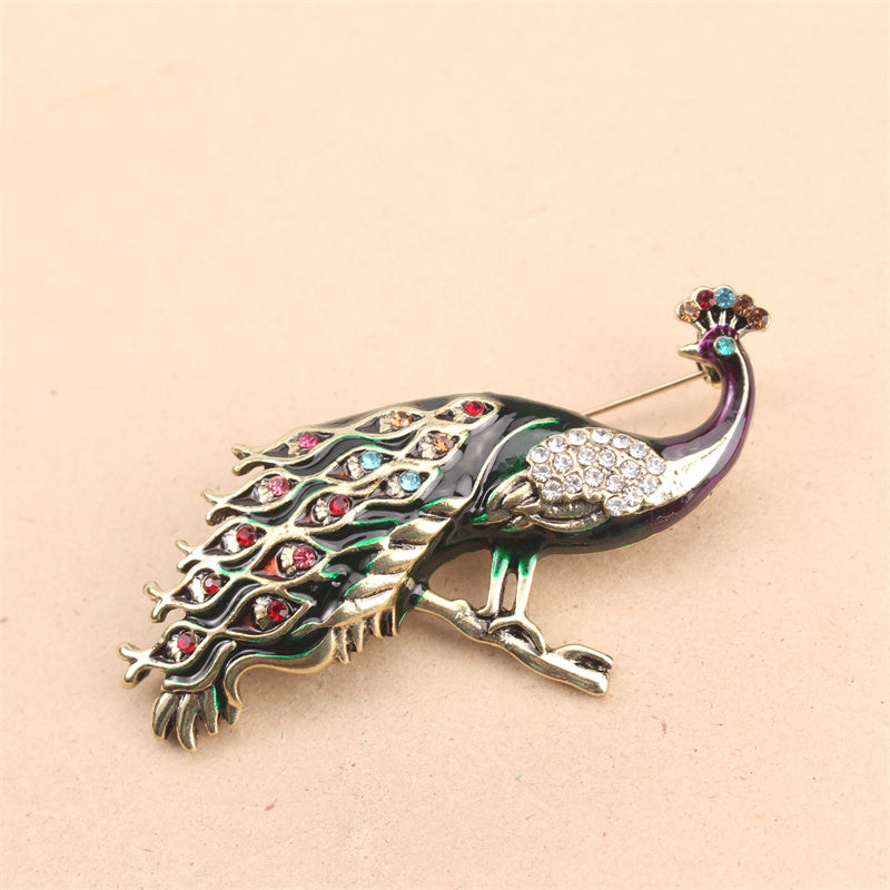 Elegant Peacock Brooch Pin with Enamel and Rhinestones, Animal Shaped Accessory, Novelty Simulation Design, Perfect for Hanfu, Cheongsam, and Special Events, Irregular and Fashionable.