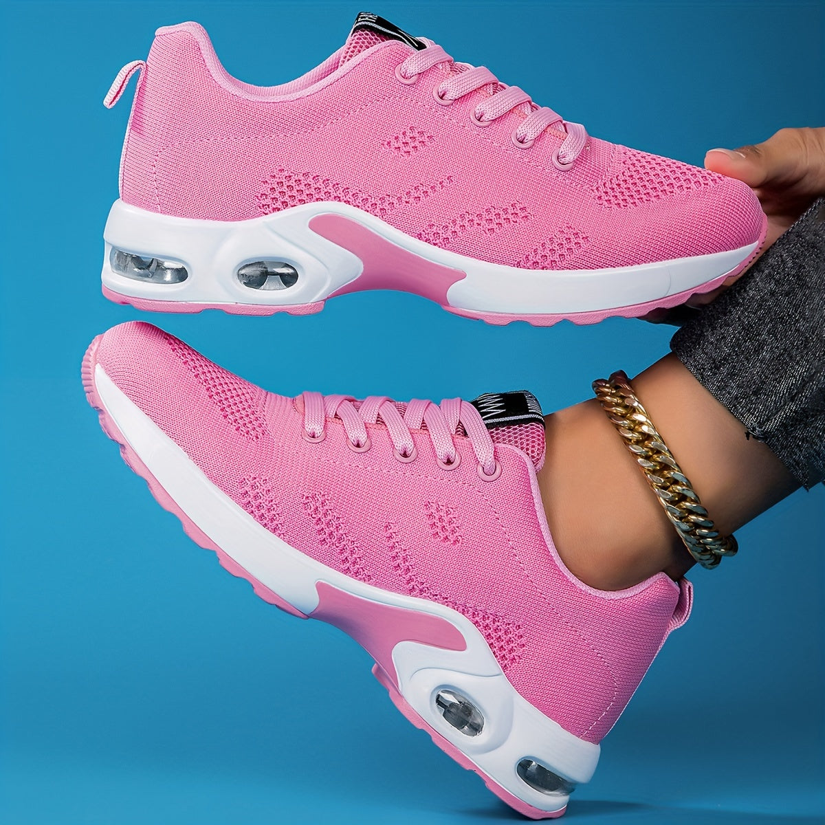 The women's sneakers are shock-absorbing and comfortable for outdoor sports with an air cushion and lace-up design.