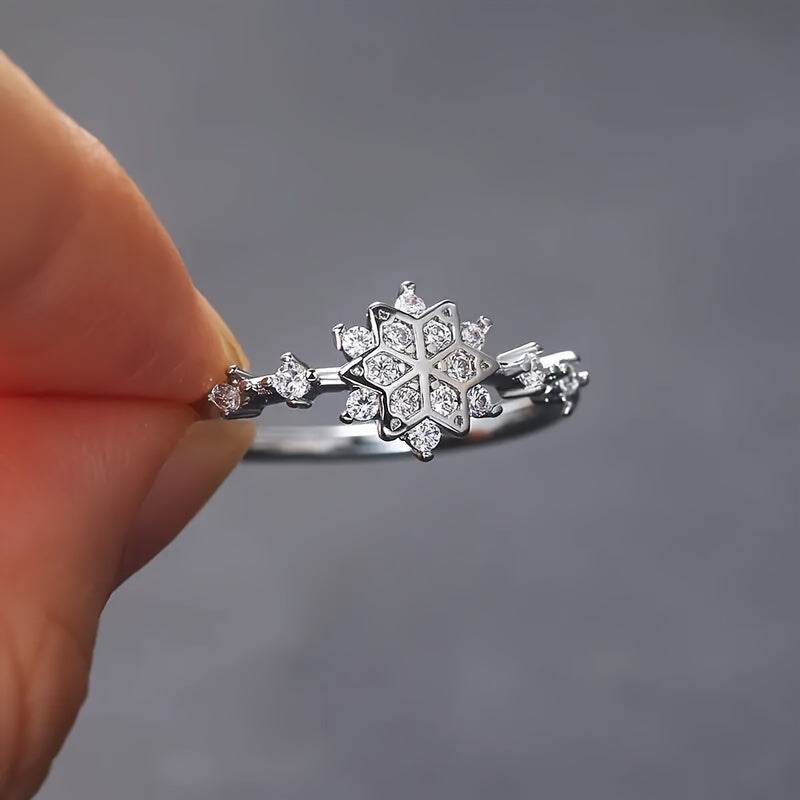 High-quality Promise Ring made of 925 Sterling Silver with a Sparkling Snowflake Design featuring Shining zirconia stones, perfect for Engagement or Wedding.