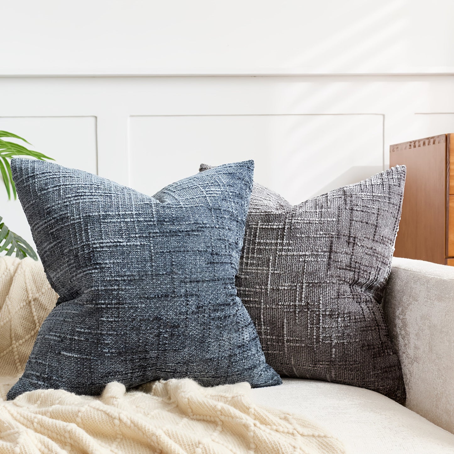 Add a Touch of Elegance with this Stylish Velvet Throw Pillow Cover - Featuring a Chic Bamboo-Inspired Striped Geometric Design, Ideal for Enhancing the Décor of Your Sofa and Bedroom. Easy to Clean with a Convenient Zip Closure, Suitable for Machine