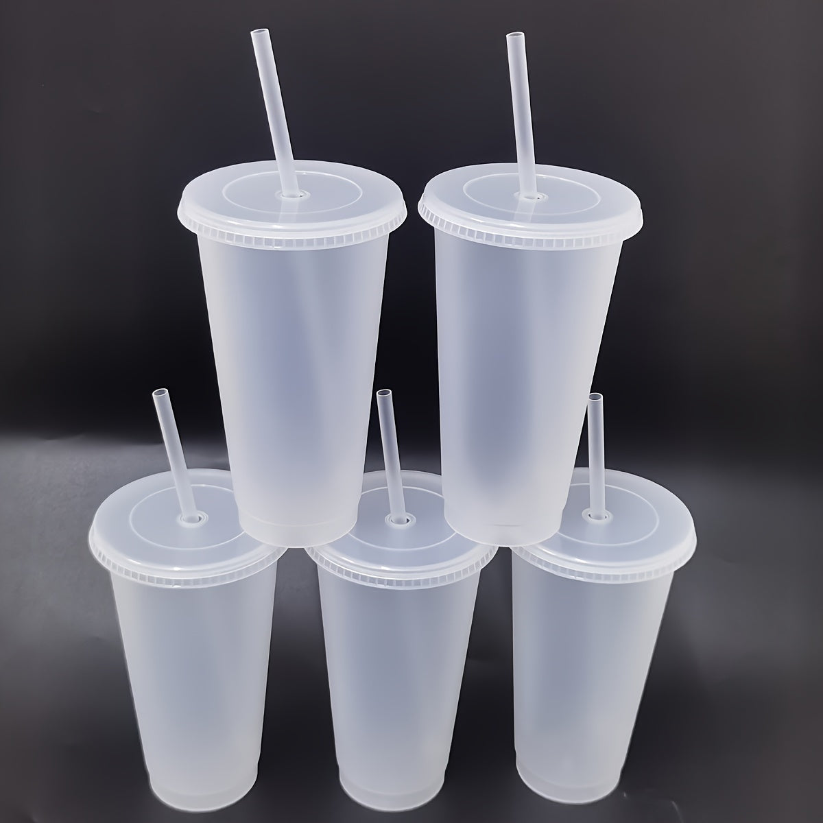 5 reusable plastic cups with straw and lids, perfect for parties and gifts.