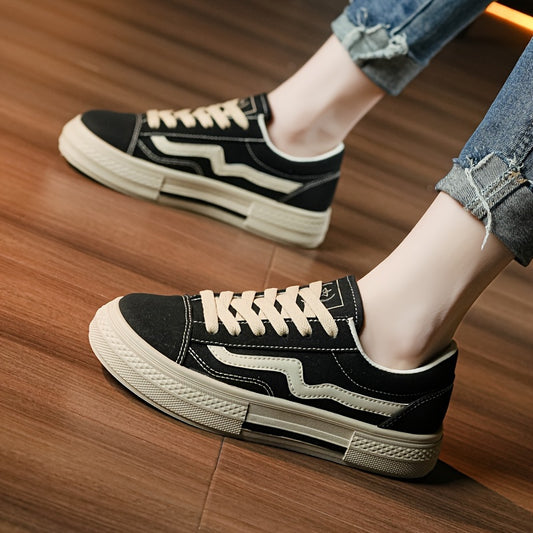 New breathable canvas shoes for women in spring and summer - trendy and versatile low-top casual board shoes for 2024.