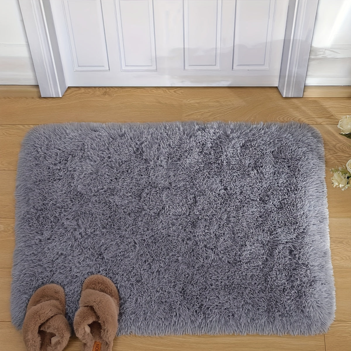 Experience the ultimate comfort with our Soft and Cozy Shaggy Rug! Ideal for Bedroom, Living Room, or any Indoor Area - Size: 60cm x 40cm