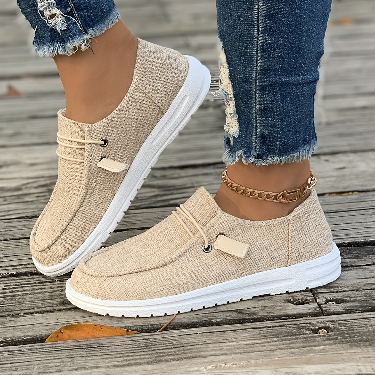 Women's casual lace-up outdoor shoes, lightweight low top sneakers in plus size.