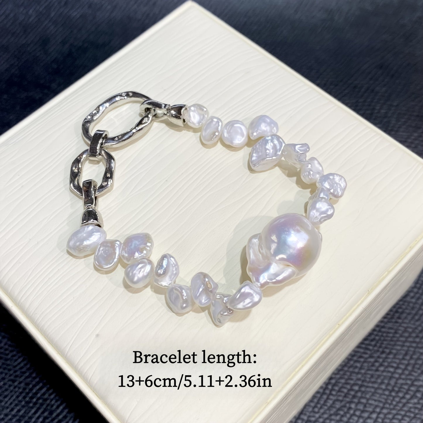 A stunning Baroque Pearl Necklace in Elegant White: A feminine and sophisticated statement piece - Radiant Pearls for everyday and special occasions - Embrace the unique charm of natural pearls with characteristic growth imperfections - A perfect