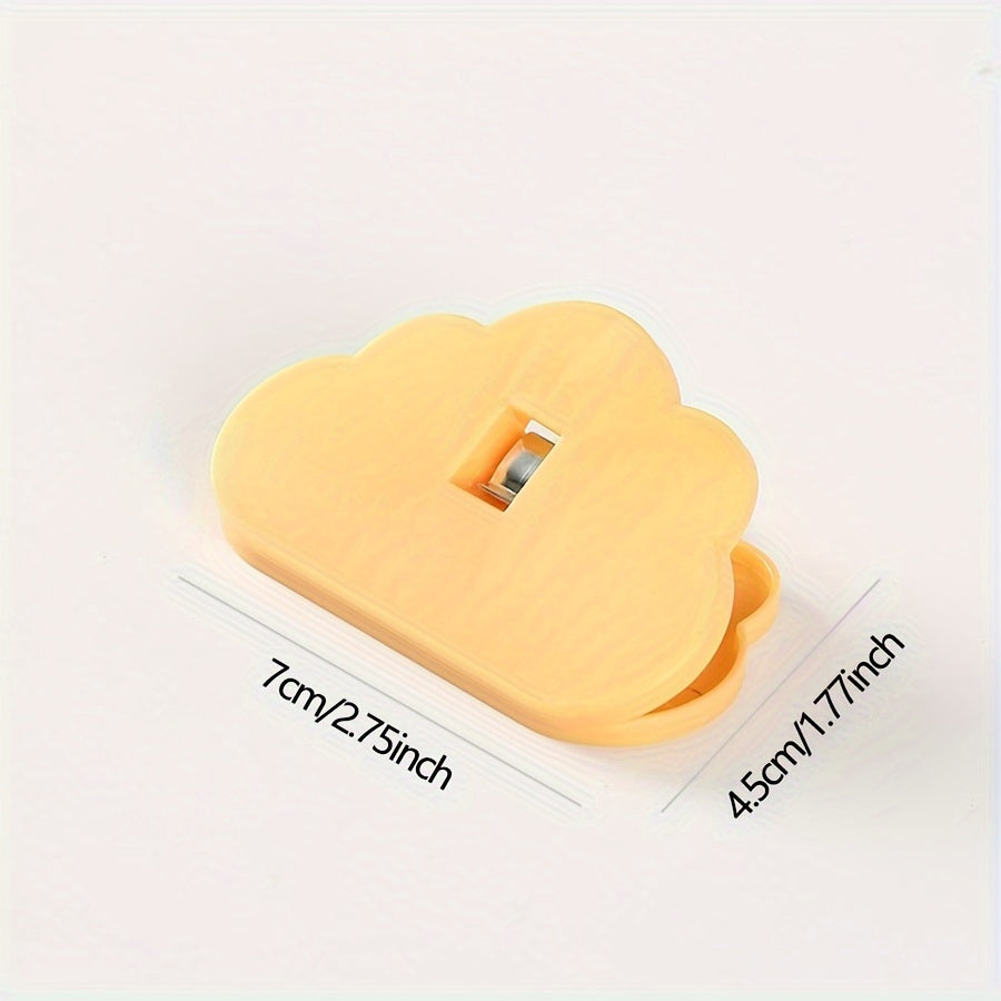 Set of 2/4 cloud shaped food bag clips for easy sealing and keeping food fresh. These clips are reusable, moisture-proof and dust-proof, and can be used on all kinds of plastic bags and snack bags, as well as kitchen storage boxes. A convenient kitchen