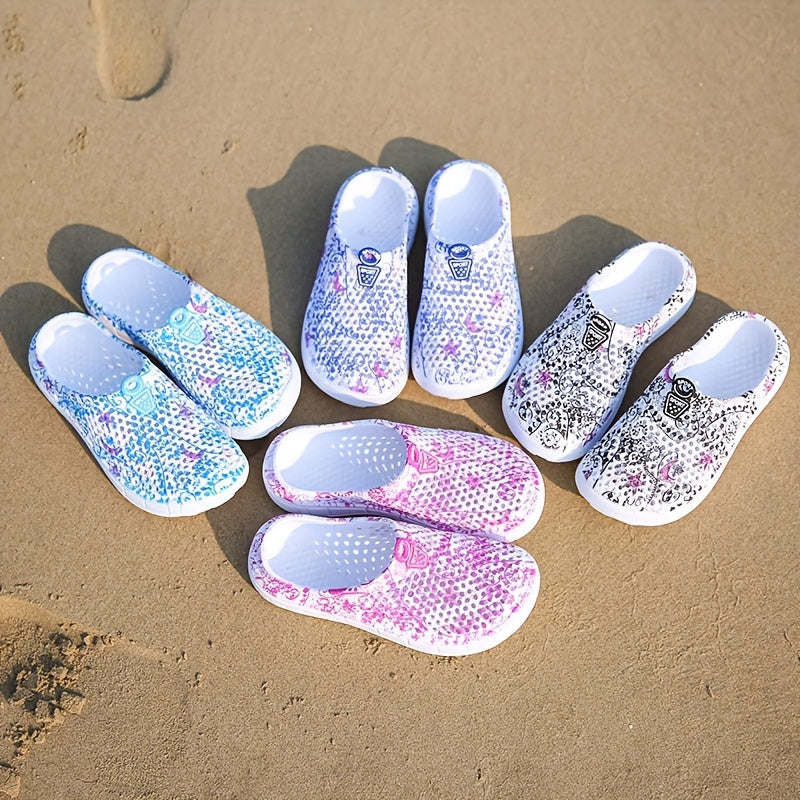 Casual slip-on clogs with non-slip sole, featuring starry sky and floral print. Ideal for couples, breathable and comfortable for outdoor use.