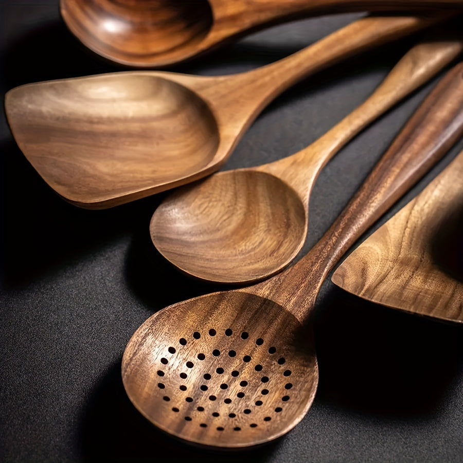 Set of 6 wooden spoons and 5 kitchen utensils for cooking in a classic wooden design. Ideal for any kitchen, this set includes a variety of essential cooking utensils.