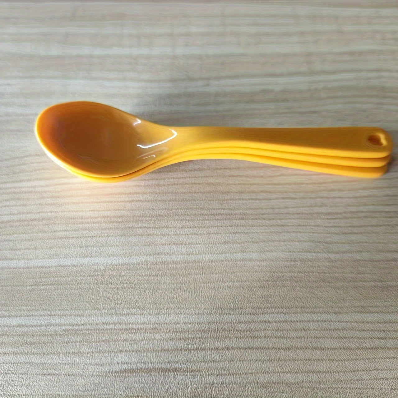 Multi-purpose Plastic Spoon: Perfect for Dining, Coffee, Sweets, and Mixing Cocktails - Strong and Long-lasting Kitchen Tool