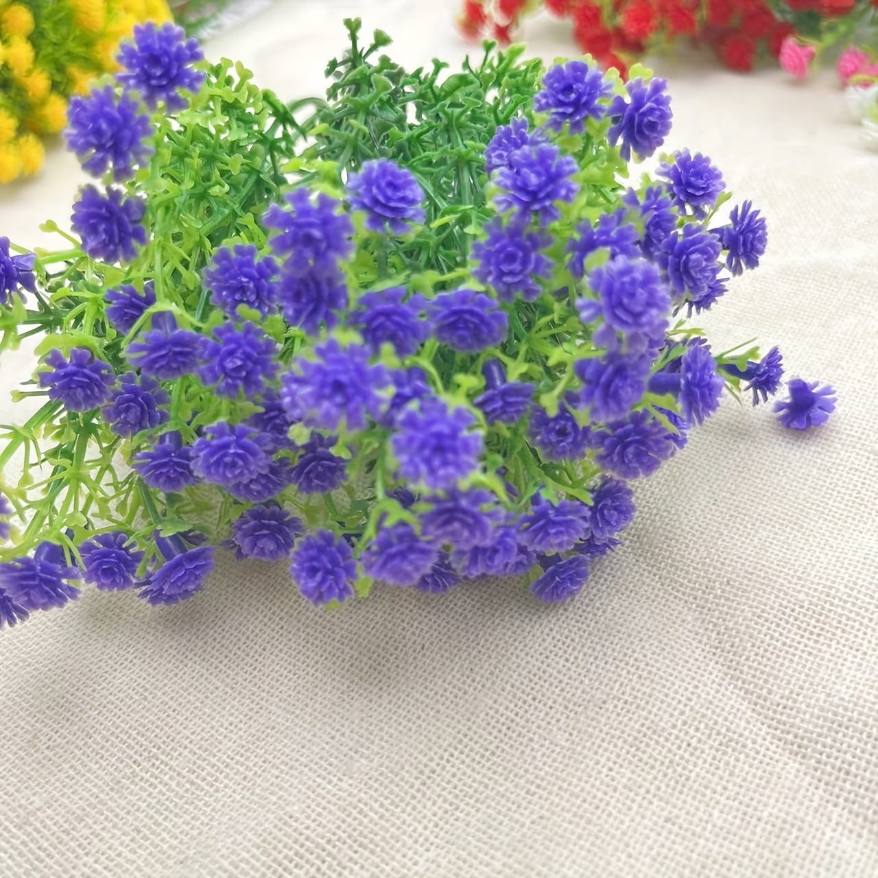 30 vibrant artificial baby's breath flowers for DIY crafts, bouquets, and aquariums - perfect for various holidays and occasions.