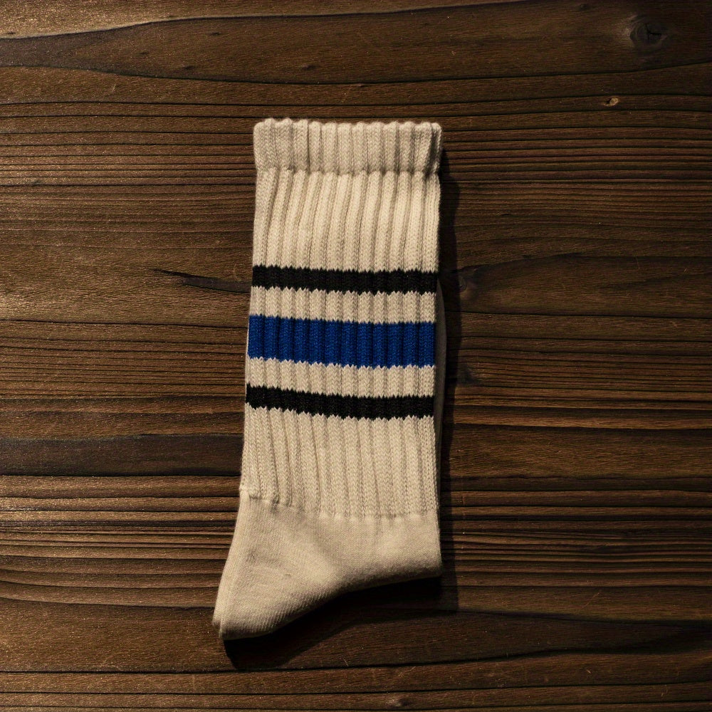 Men's and women's college style retro socks, breathable and thick, suitable for all seasons.