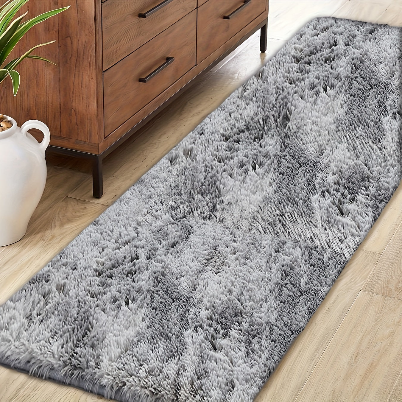 Luxurious Plush Faux Fur Area Rug with Tie-Dye Design - Slip-Resistant and Long-Lasting for Living Room, Bedroom, Sunroom - Adding a Warm Touch to Your Home Décor