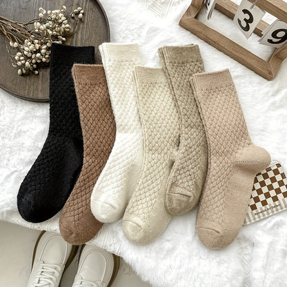 Soft and comfy mid-tube socks with rhombus texture - 6 pairs for women.