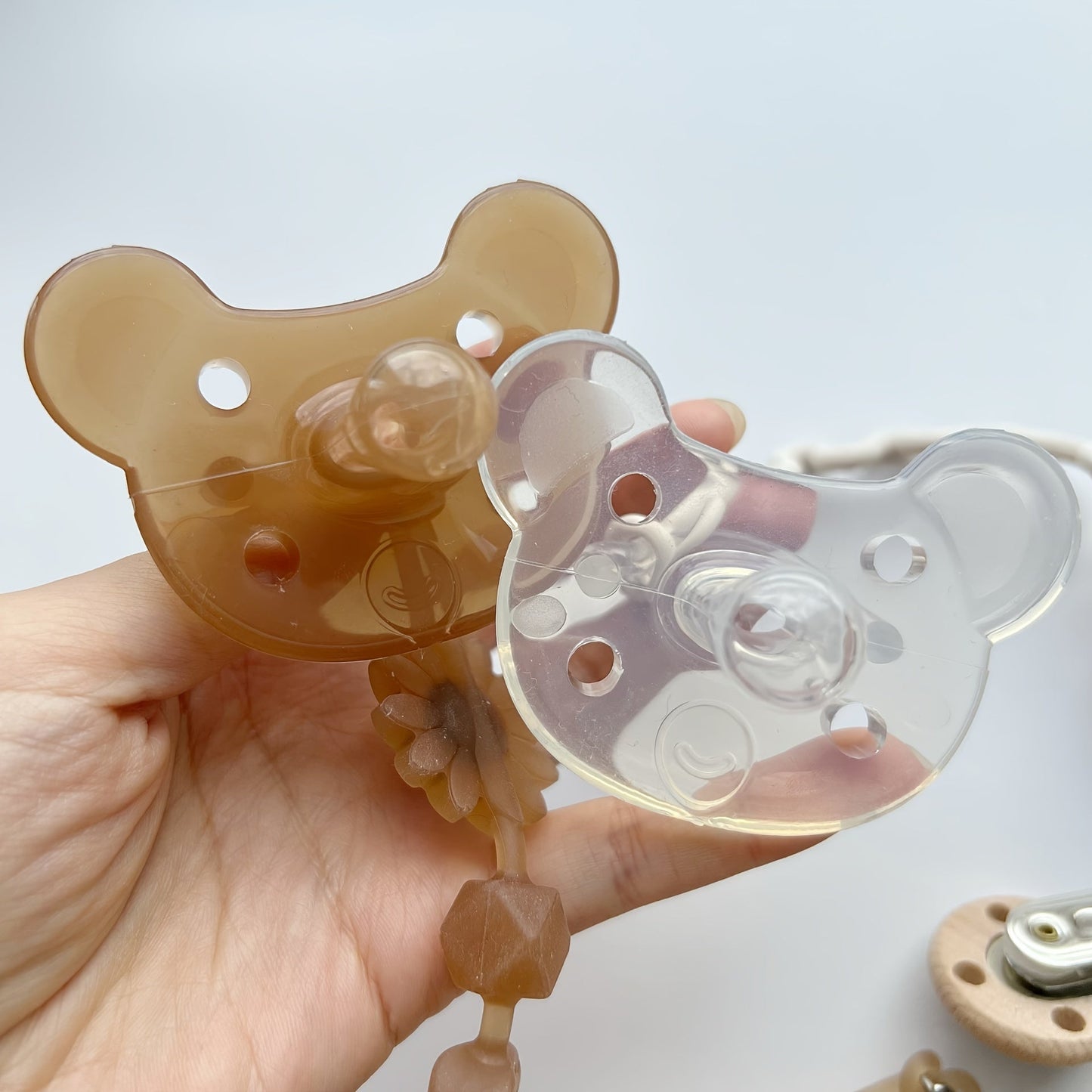 Bear Design Silicone Baby Pacifiers - Soft and Soothing BPA-Free Teether for Oral Development, Suitable for Newborns to 3 Years Old. Gentle on Gums, Food-Grade Material for Safe Teething.