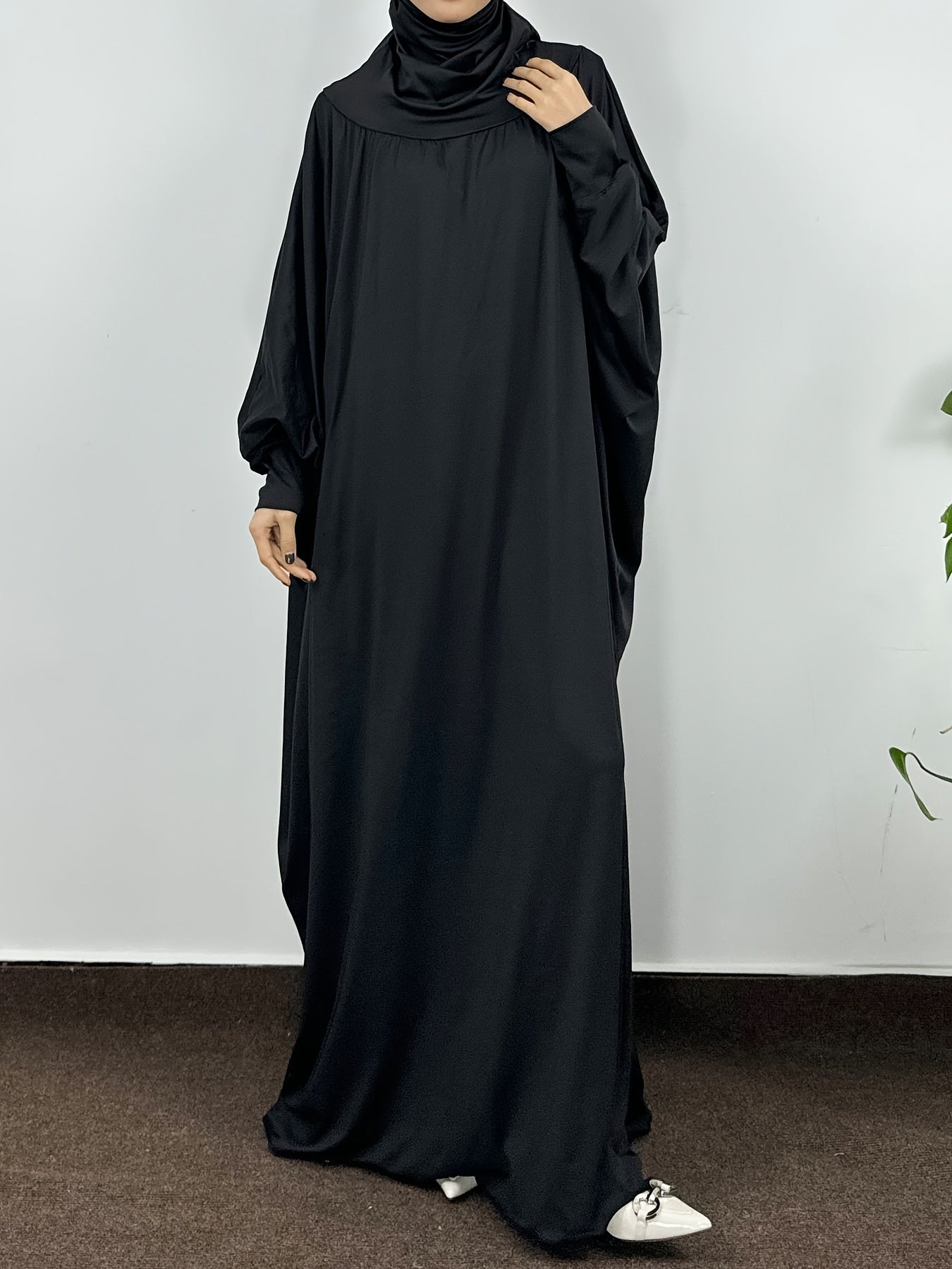 Loose hooded maxi burqa in solid color, long sleeve casual design for women