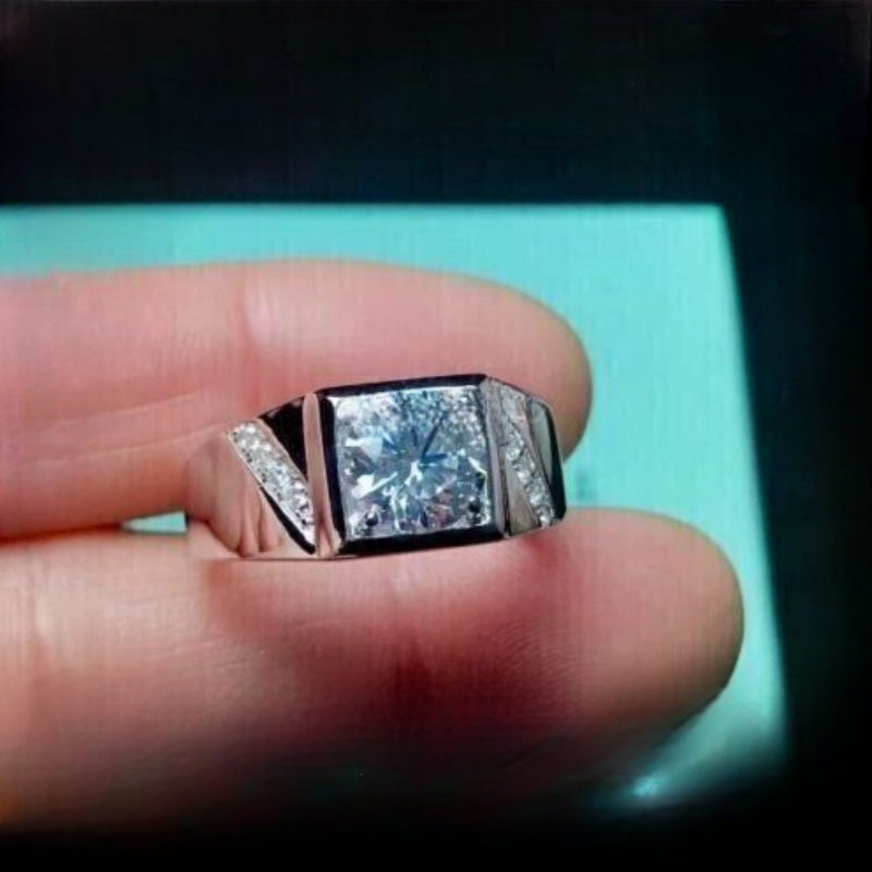 Vintage uslubidagi 5 Ct dumaloq kesilgan Moissanite to'y halqasi, etik olmos bilan qoplangan, 18K oltin S925 kumush. Ushbu yillik va'da abadiy halqasi Rojdestvo va barcha fasllar uchun hashamatli zargarlik sovg'asidir.