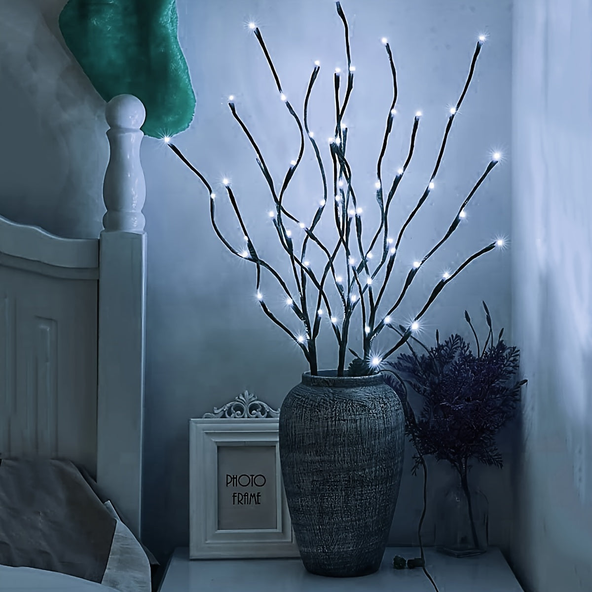 1 piece of Art Deco style 20 LED tree branch lights with geometric pattern. Freestanding tabletop decorative string lights for living room. Switch control, battery powered. Flower theme night light for bedroom, perfect for birthdays, Easter, or gifts.