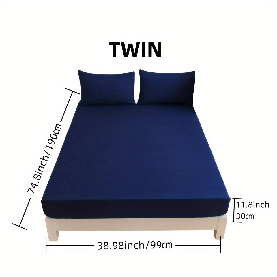 Soft and breathable 1-piece polyester fitted sheet (pillowcase not included) in a solid color. Comfortable and skin-friendly mattress protector suitable for all seasons.