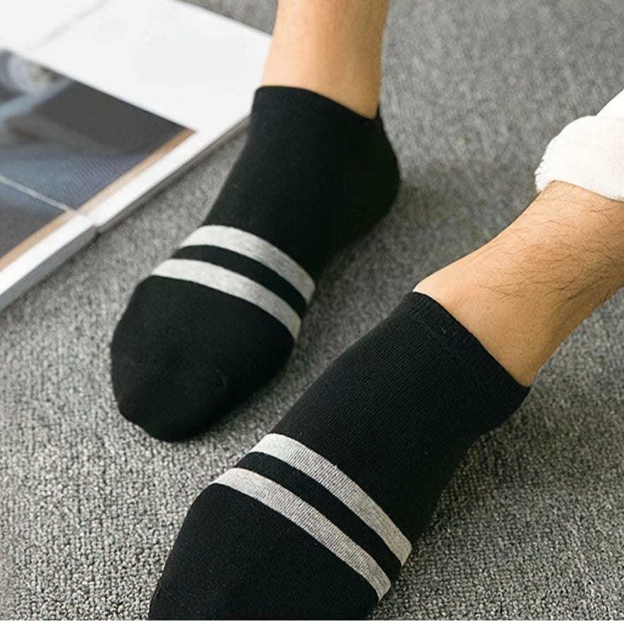 5 pairs of men's low-cut athletic socks in white, navy blue, black, gray, and light green, designed for breathability and moisture-wicking in spring and summer.