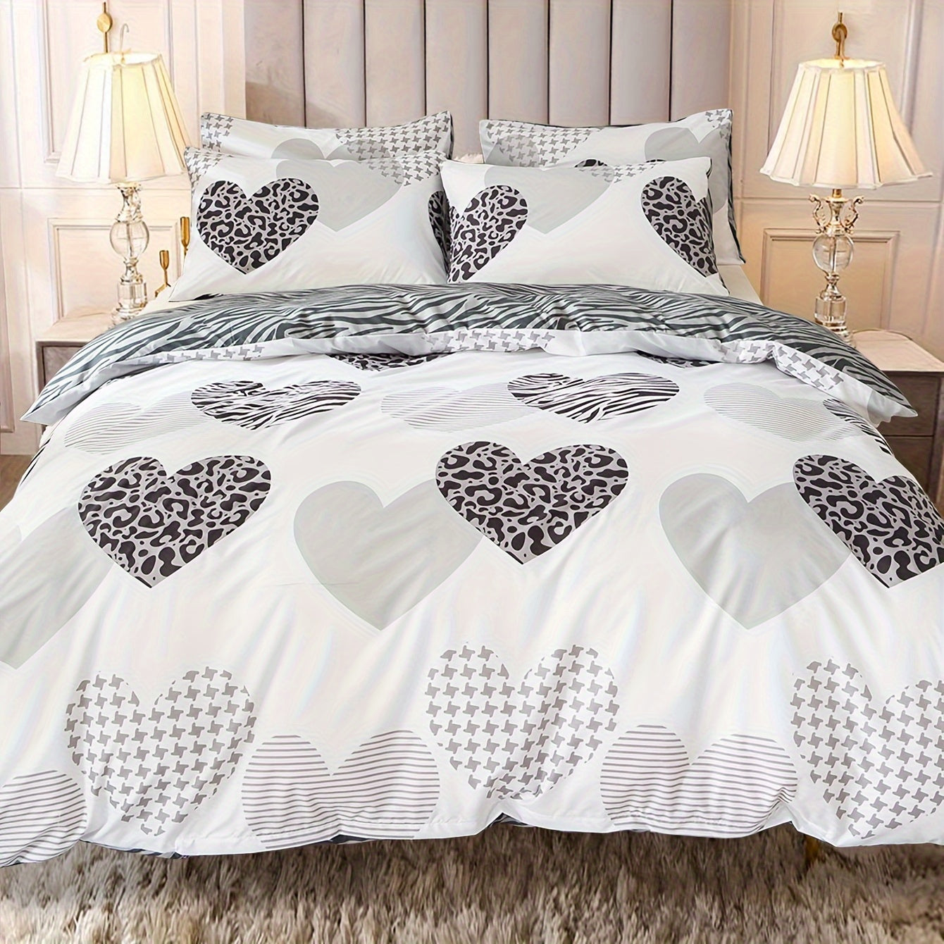 3-piece Duvet Cover Set with Fashionable Love Leopard Print, Includes 1 Duvet Cover and 2 Pillowcases (Core not included). Soft and Comfortable Bedding Set for Bedroom or Guest Room.