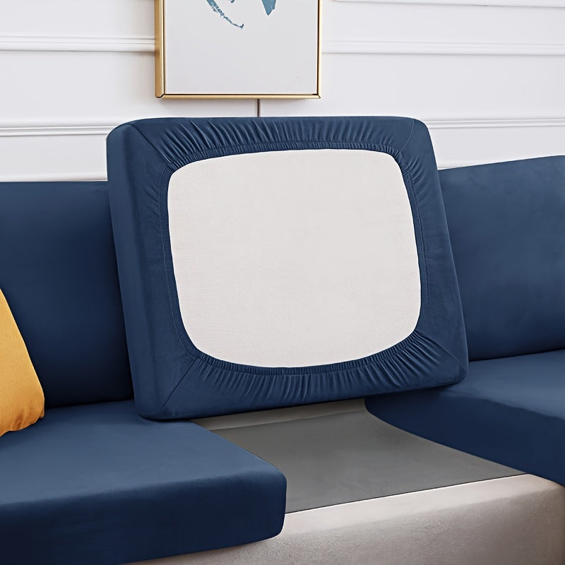 Soft velvet cushion covers protect and cover furniture cushions.