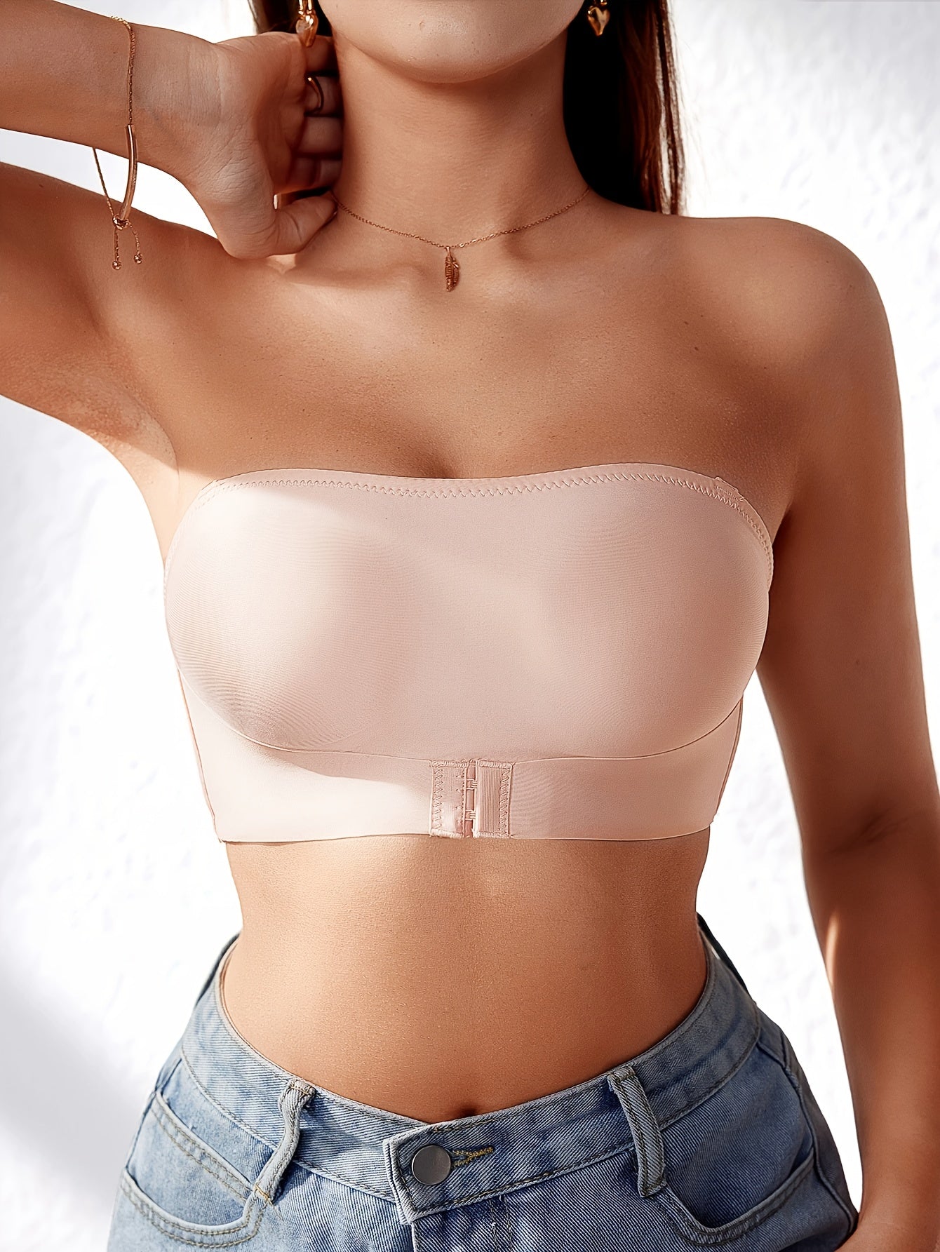 Front Closure Bandeau Wireless Bra: Sexy & Comfortable Lingerie for Women.