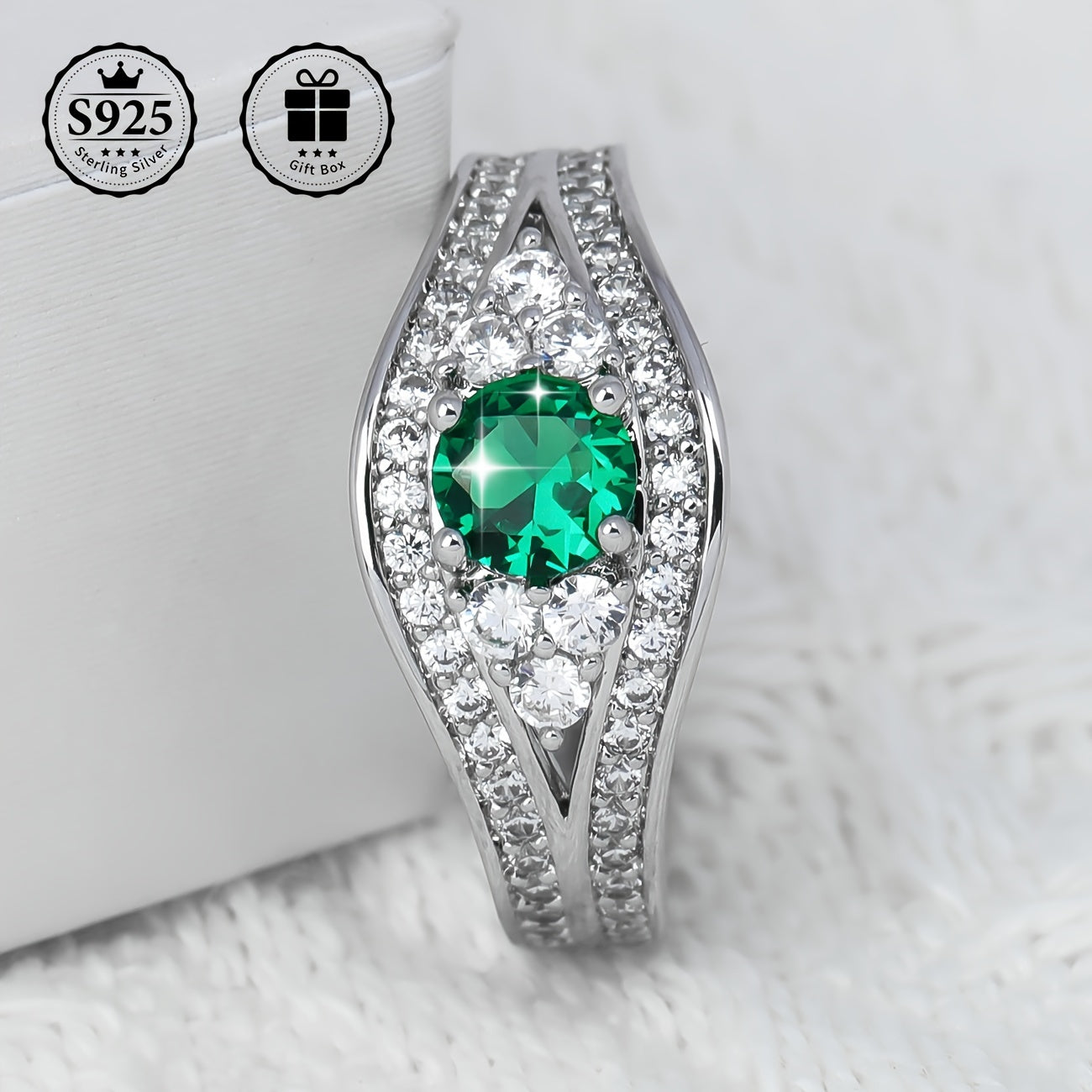 1 Gorgeous 925 Silver Ring with 18k Gold Plating and Green Zirconia, Perfect for Women's Birthday Banquet. Ideal as a Gift for Anniversaries, Graduations, and Special Ceremonies. Comes in a Delicate Gift Box.