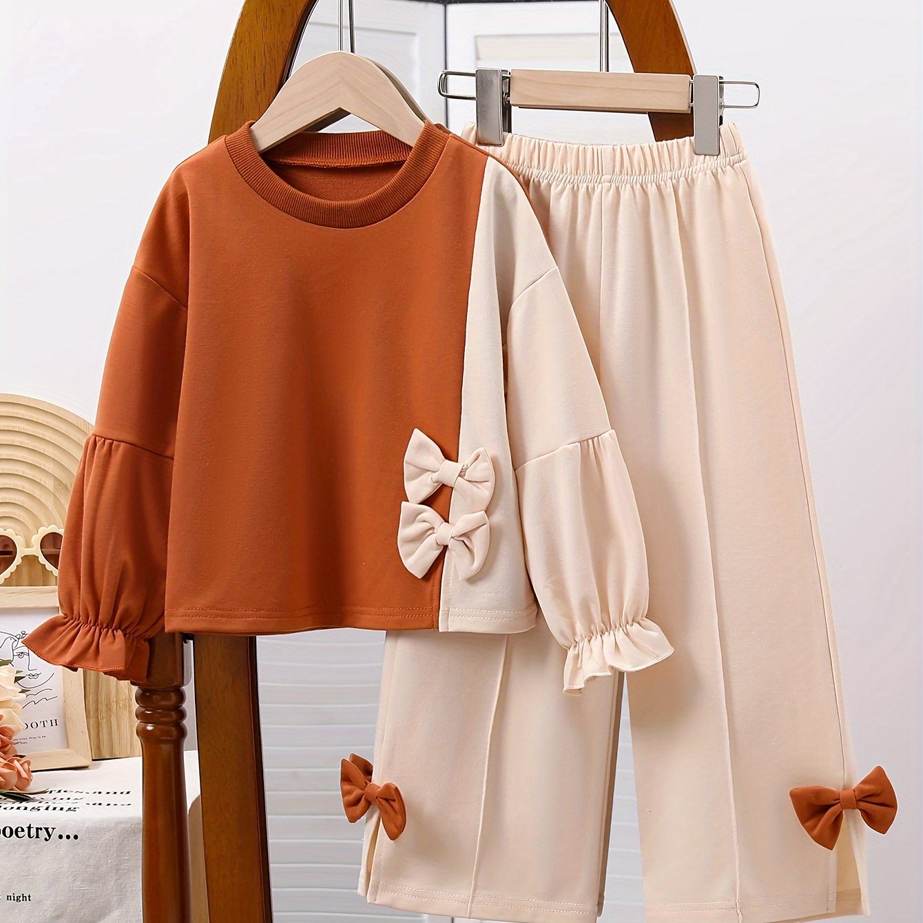 Girls' Spring and Autumn Fashion Two-Piece Set: Long-sleeved Top with Bow + Slit Leggings, Casual and Cute style, Suitable for Daily Outings and Parties.