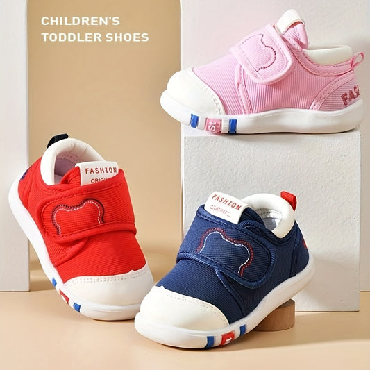 Cozy cartoon children's sports shoes for toddlers aged 1-3 years. Suitable for girls and boys aged 12-36 months, ideal for indoor and outdoor use in spring and autumn. Lightweight and cute