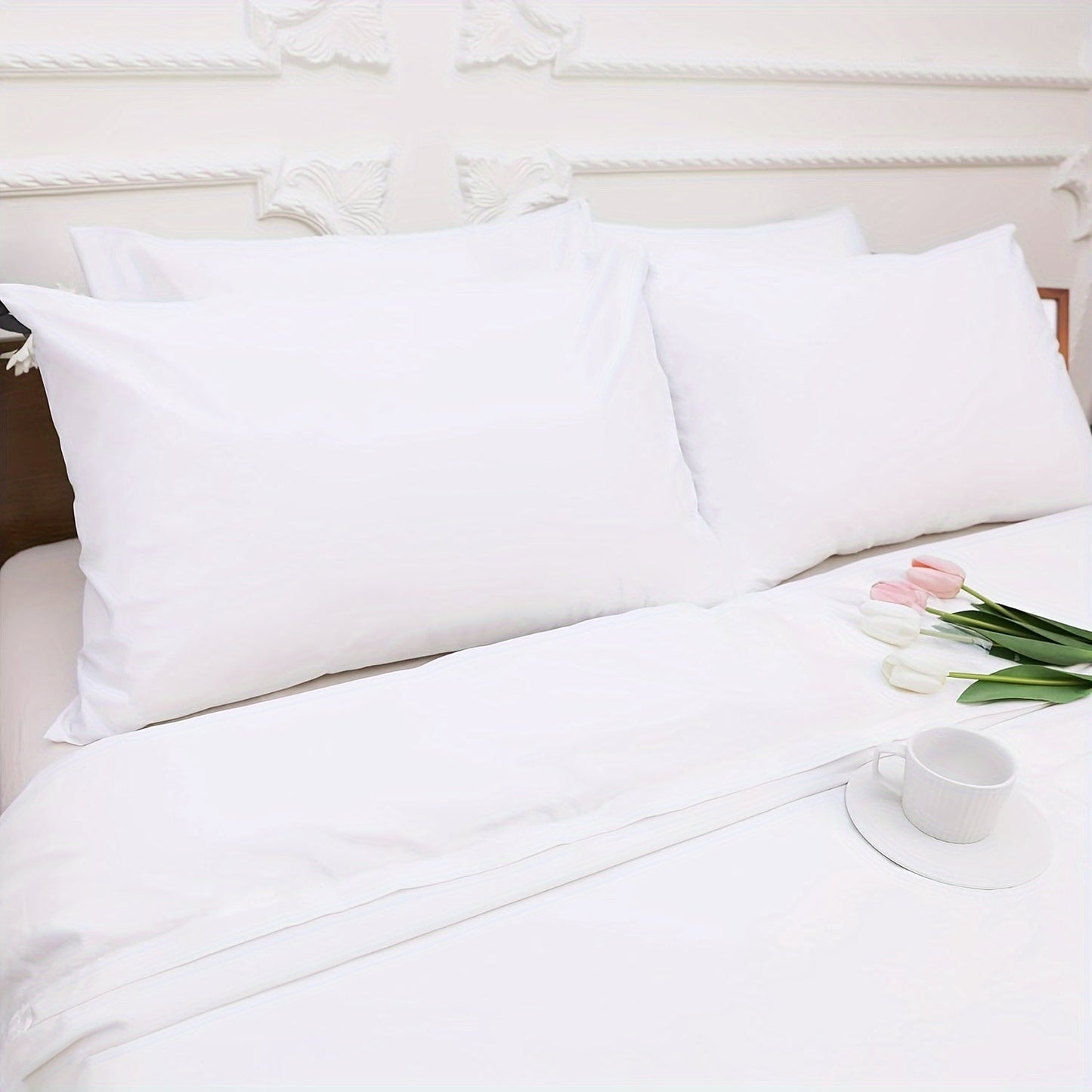 Elegant White Pillowcase with Zipper Closure - Luxurious, Waterproof, and Stain-Resistant. Thick, Oversized Knit Cover.