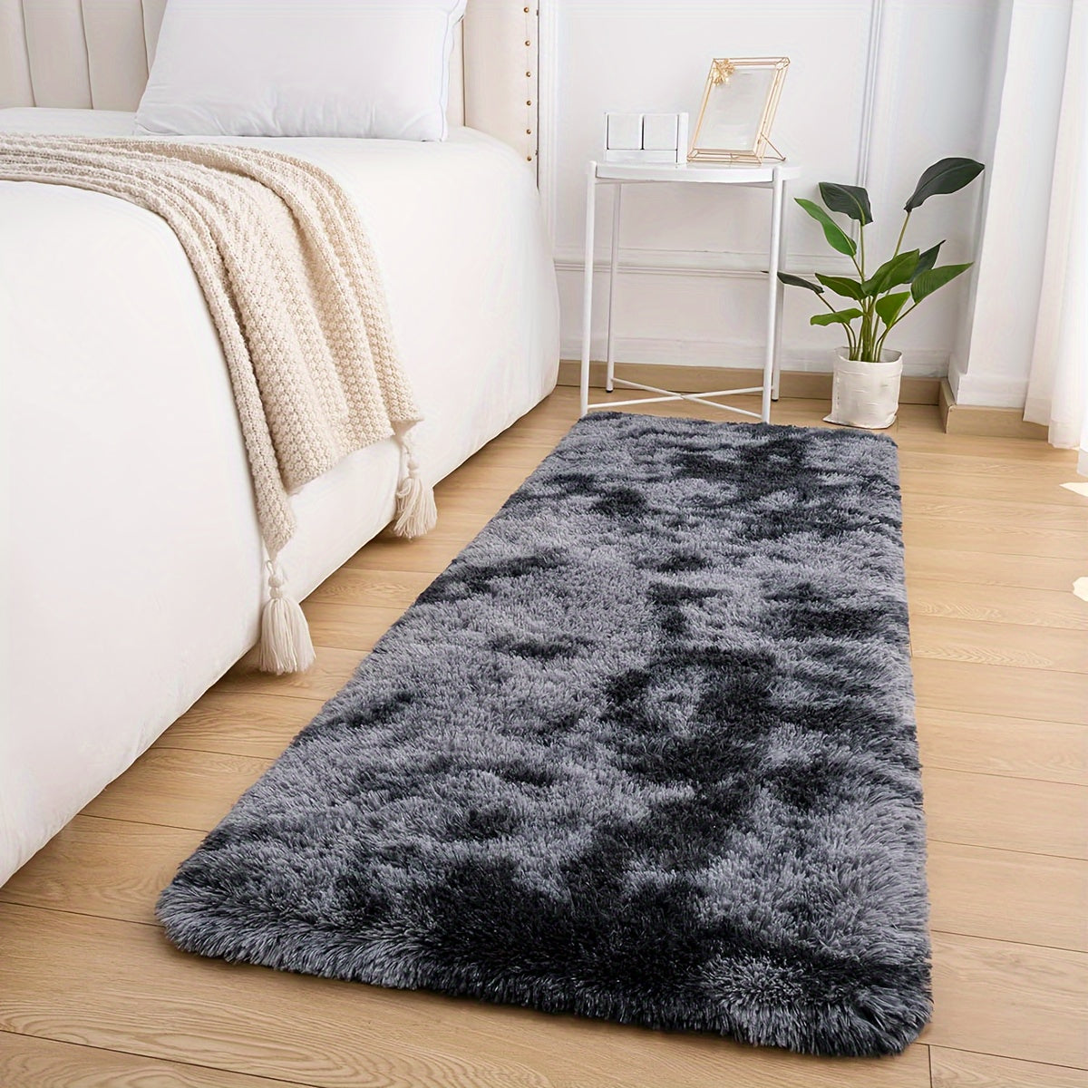 Soft and luxurious tie-dye black area rug, perfect for living room and bedroom decor. Stain-resistant and non-slip, ideal for Christmas and Thanksgiving.