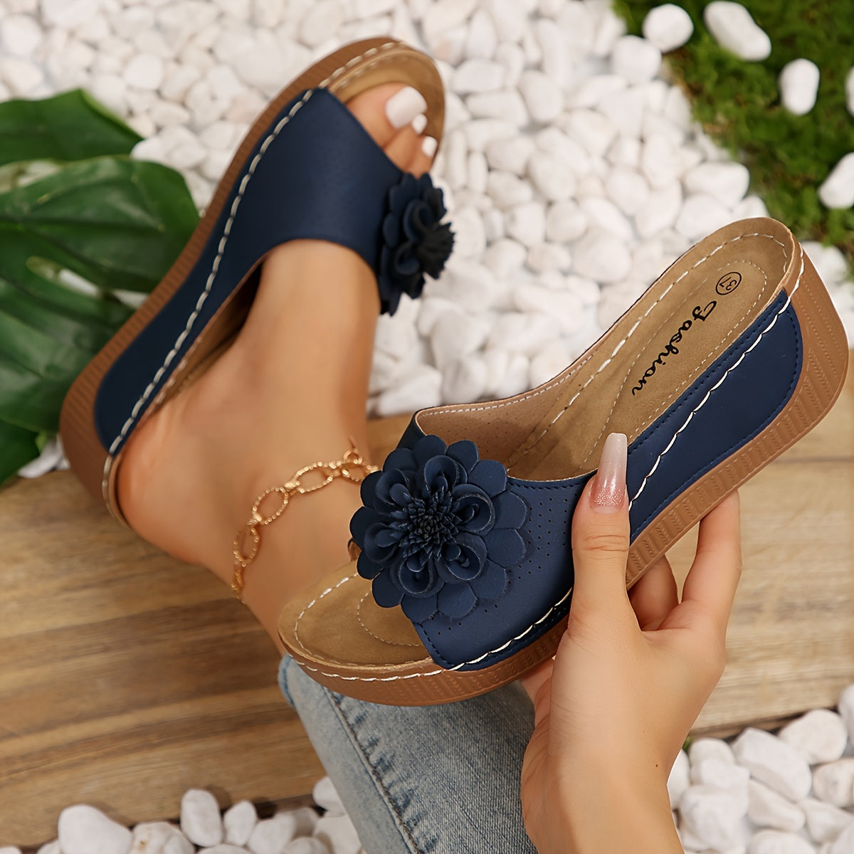 Floral platform sandals with cut-out design, perfect for walking and vacation.