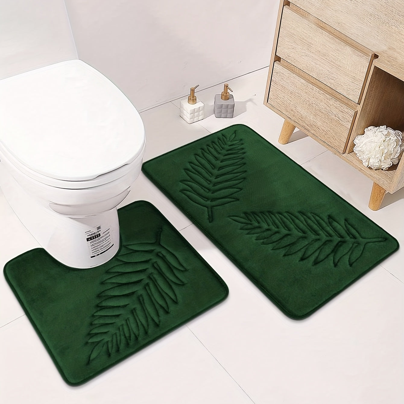 Soft and cozy bath rug with leaf detail, anti-slip and absorbent. Suitable for bathroom, kitchen, laundry, bedroom, and shower.