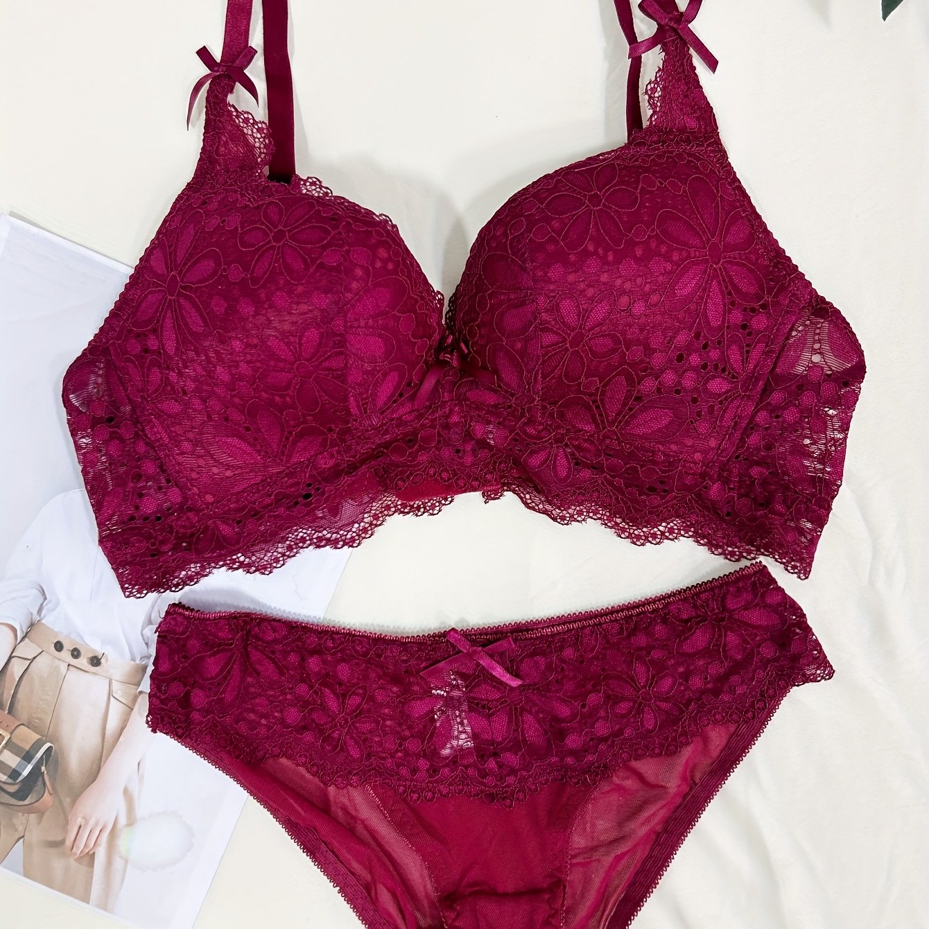 Polyamide blend lace lingerie set with contrast detail, briefs and bra in solid color knit fabric