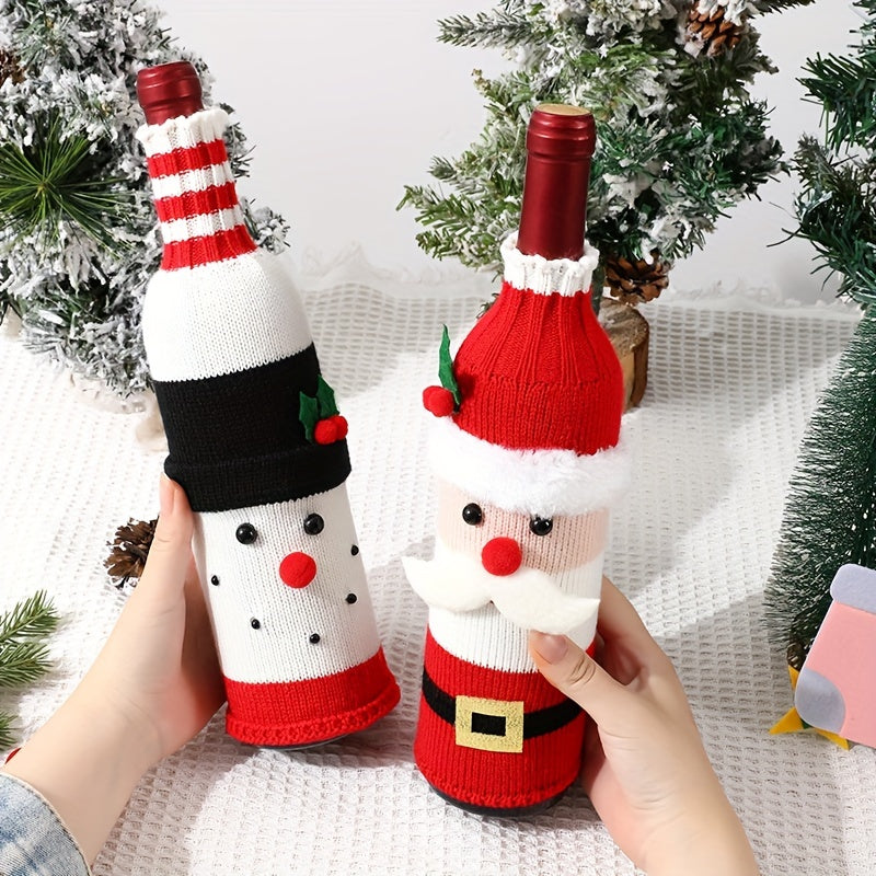 Christmas-themed beer bottle sleeve. Insulated, non-slip cover for standard 12oz/330ml bottles, perfect for festive decor.