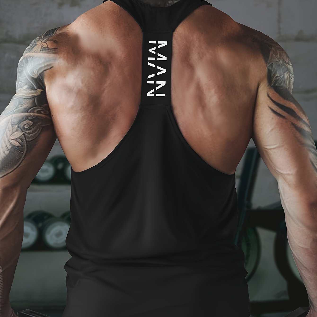 Men's breathable sleeveless fitness vest for casual training.