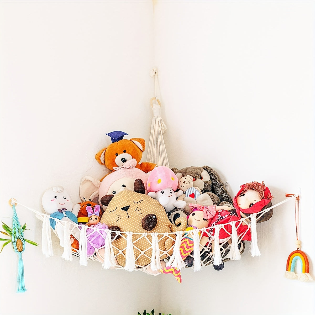 1 unit of Hand-Woven Plush Toy Hammock, a Corner Storage Decoration that can hold plush toys, hats, socks; simple to set up and an ideal gift for Halloween, Christmas, and more.