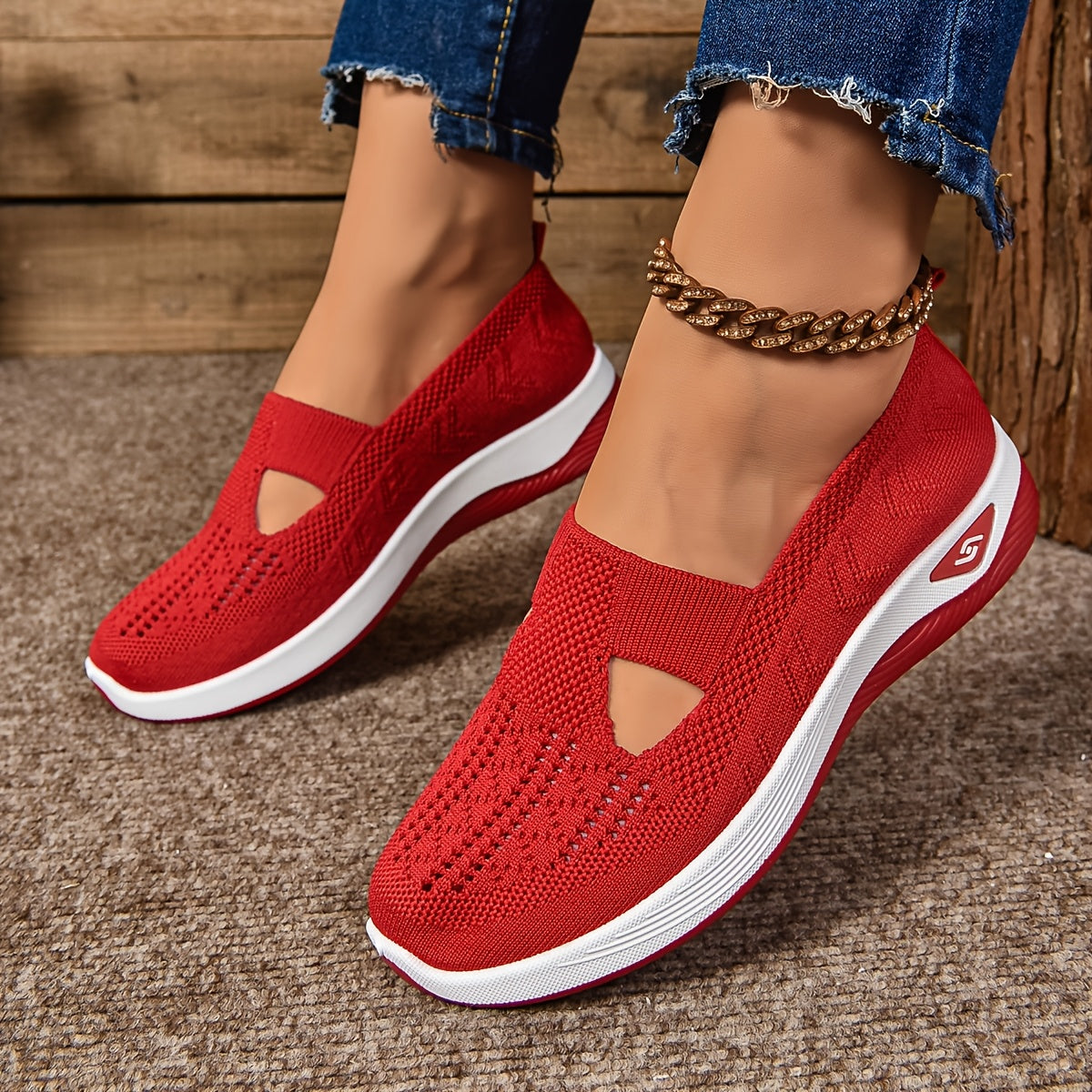 Casual women's sports shoes