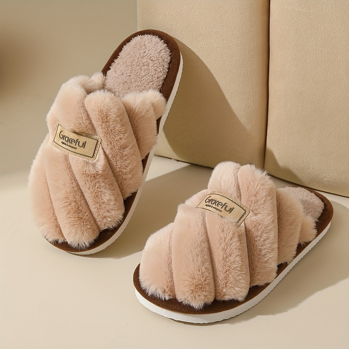 Winter women's anti-slip cozy indoor slippers for couples.