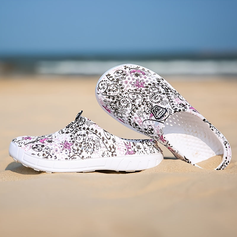 Casual slip-on clogs with non-slip sole, featuring starry sky and floral print. Ideal for couples, breathable and comfortable for outdoor use.