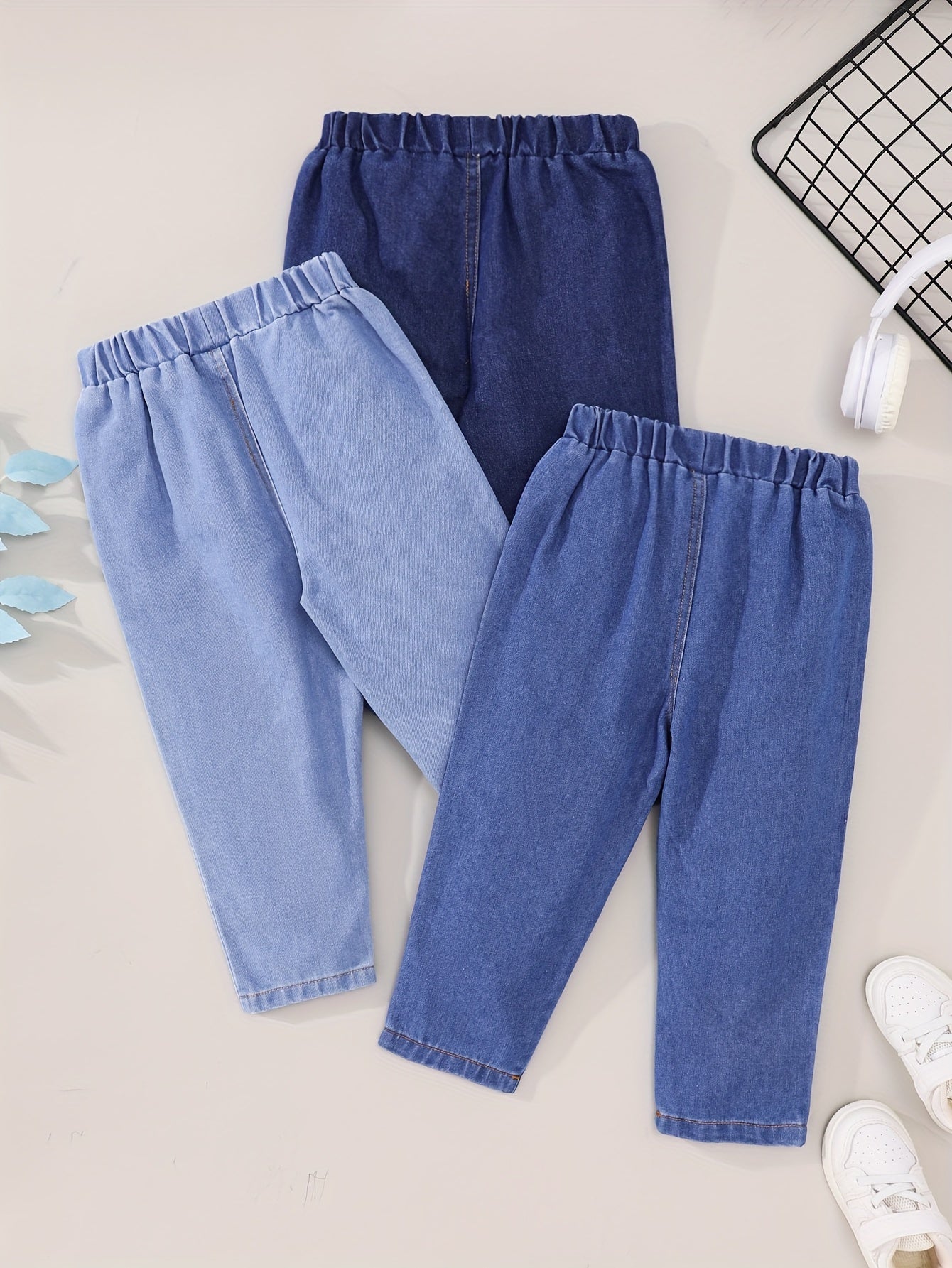 3pcs Boy's denim pants for children aged 12 and under, featuring a casual, vintage style and long length.