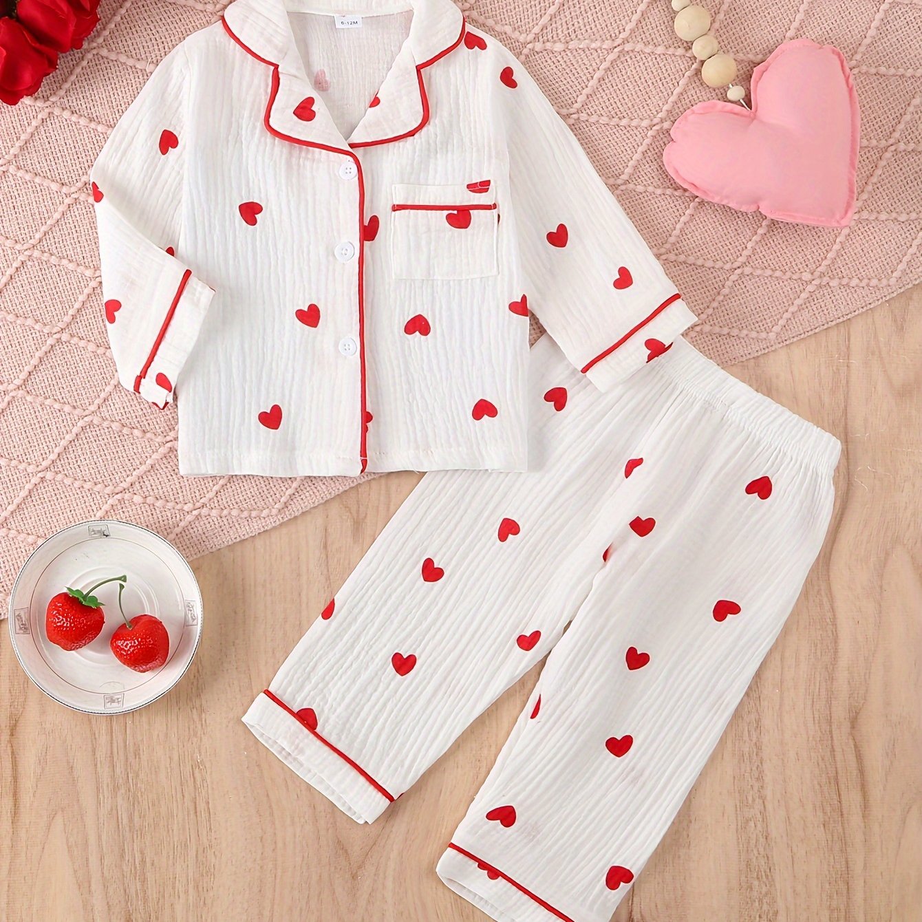 1x Girls' All-Season Cute Cotton Pajama Set with Lapel Collar - 2 Pieces of Loose-Fit Sleepwear with Hearts Print, Made of 95% Cotton and 5% Polyester, Slight Stretch Woven Fabric