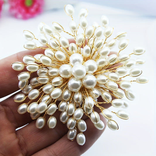 Elegant and luxurious high-end starry corsage featuring imitation pearls. This versatile snowflake pin exudes a sophisticated and trendy style for women.