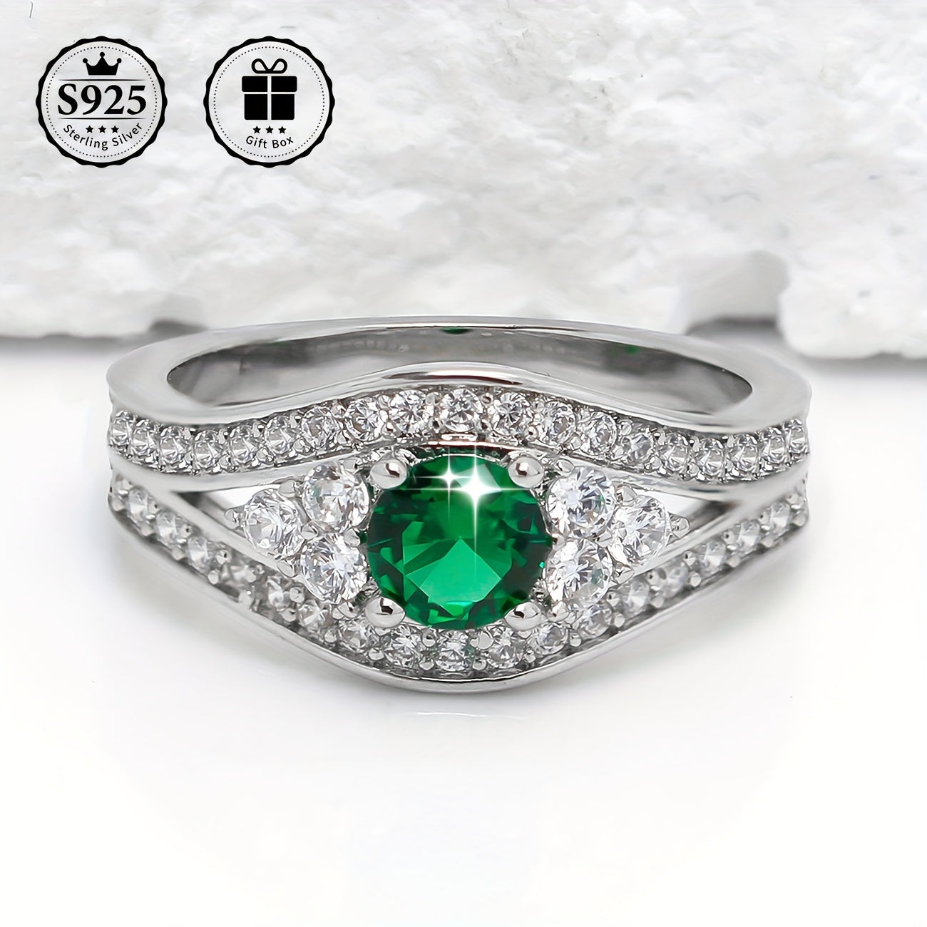 1 Gorgeous 925 Silver Ring with 18k Gold Plating and Green Zirconia, Perfect for Women's Birthday Banquet. Ideal as a Gift for Anniversaries, Graduations, and Special Ceremonies. Comes in a Delicate Gift Box.