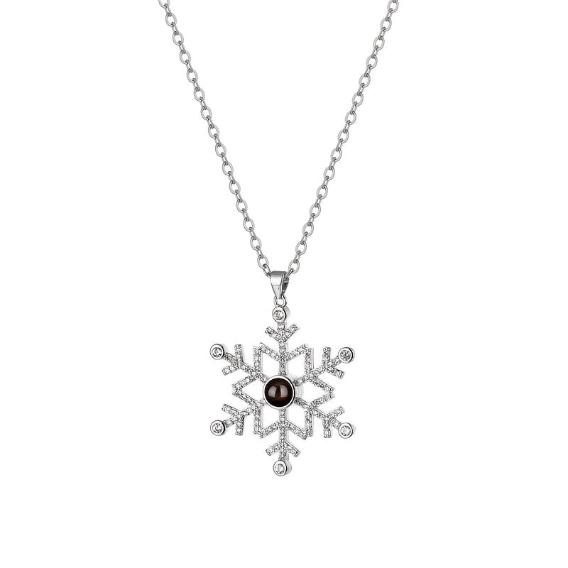 Elegant Snowflake Design 18K Golden Plated Stainless Steel Photo Pendant Necklace, Personalized Christmas Ornament, Perfect for Any Occasion and Gift-Giving