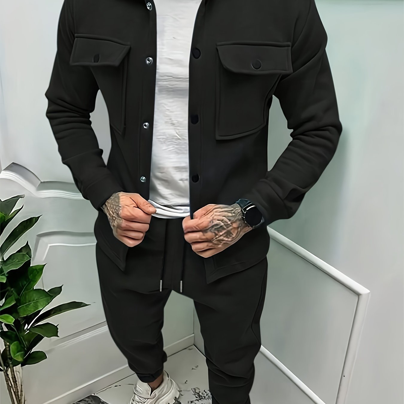 Casual fleece jacket for men, made of 100% polyester knit fabric with lapel collar, single-breasted with pockets.