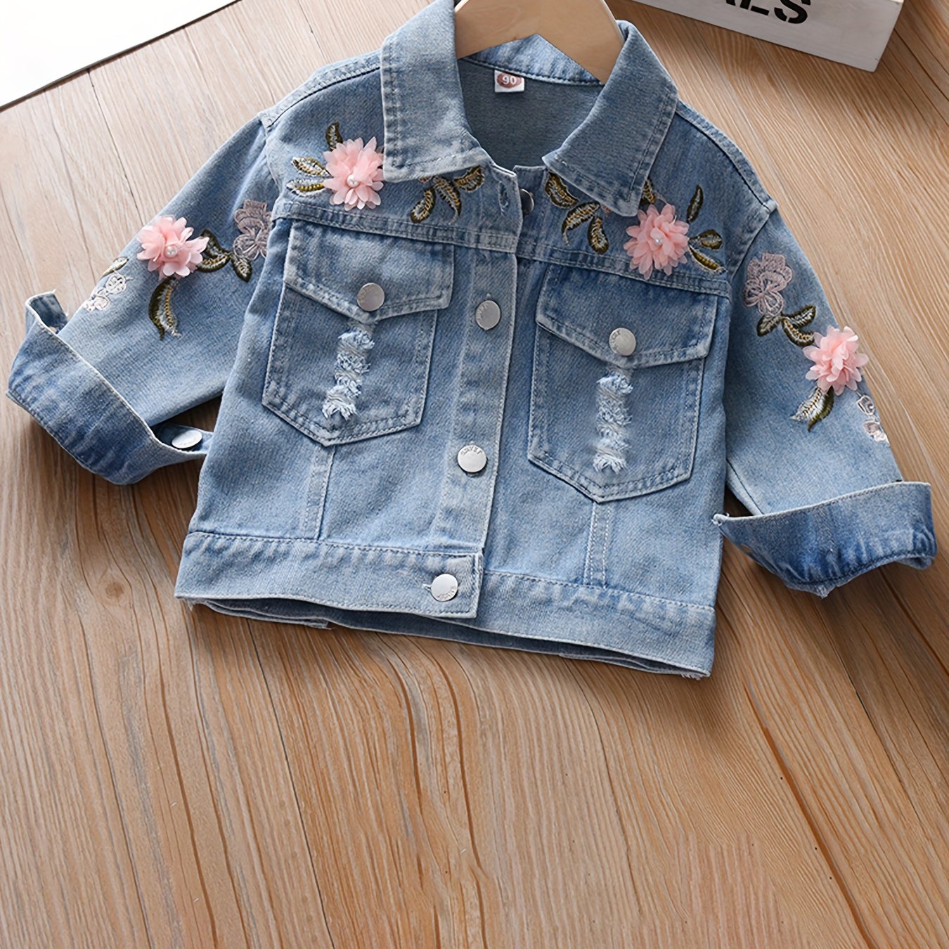 Embroidered denim jacket for girls with collar, made of cotton blend, perfect for spring/fall.