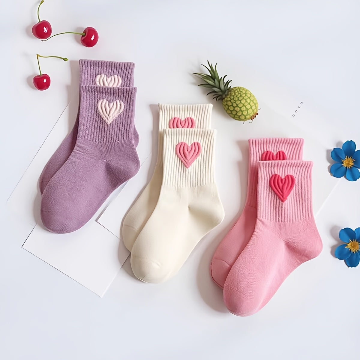 Girls' mid-calf socks for all seasons, cute and trendy, perfect for students aged 2-15.