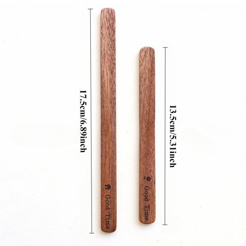 A simple, stylish stirring piece made of durable acacia wood, perfect for use with coffee, milk, tea, or even ice cream. This long-handled stirring stick is not only reusable but also eco-friendly. Whether you are enjoying a hot beverage or a sweet