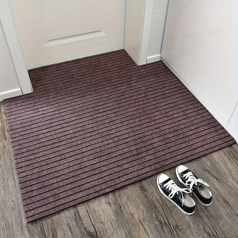 Personalize your 60x90cm doormat with this customizable option. Made from absorbent and non-slip polyester, this entry mat is perfect for high-traffic areas. Easily trim to fit for the perfect size and enjoy the step-by-step guide for easy maintenance.